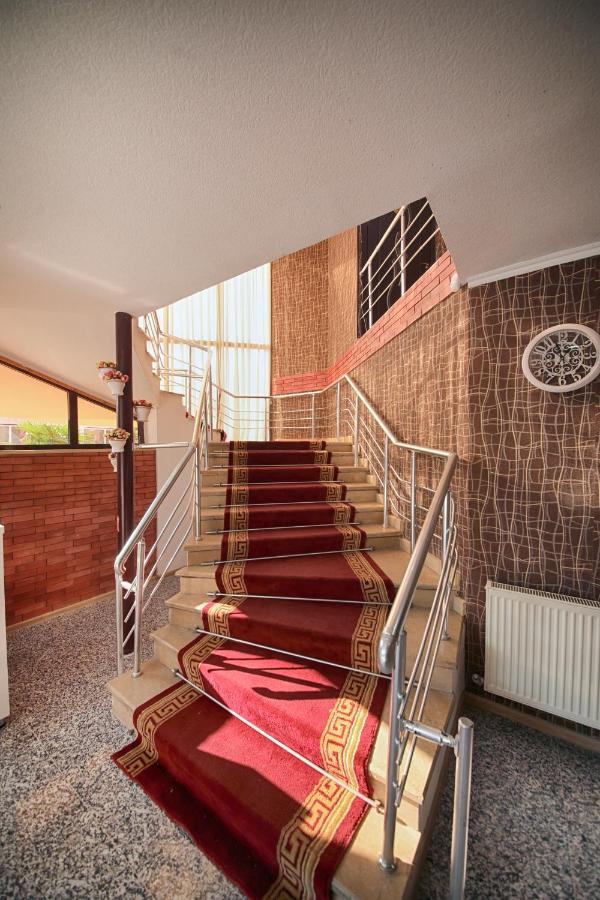 Hotel Tamari Kutaisi Bagian luar foto
