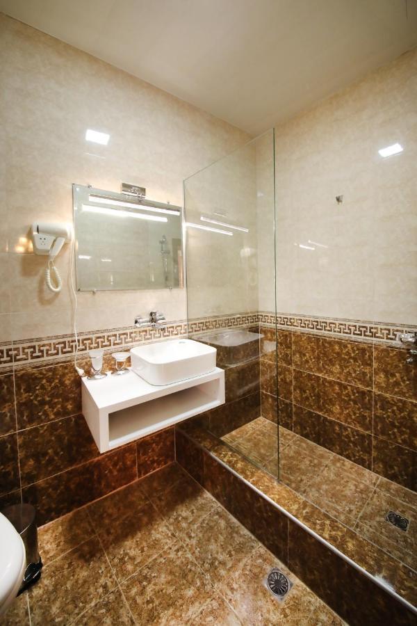 Hotel Tamari Kutaisi Bagian luar foto