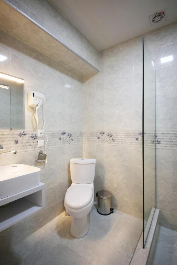 Hotel Tamari Kutaisi Bagian luar foto