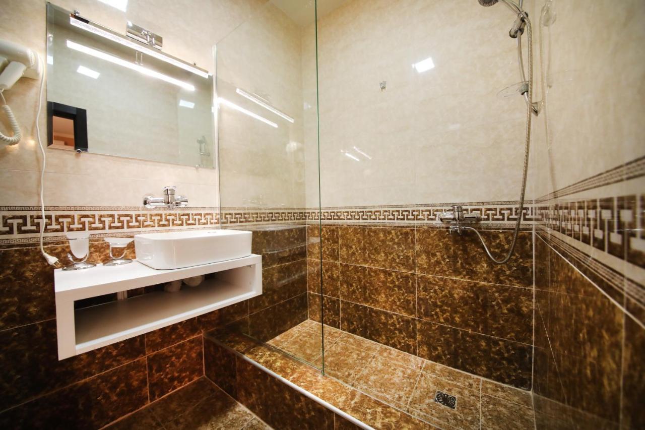 Hotel Tamari Kutaisi Bagian luar foto