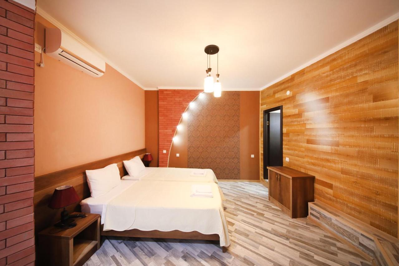 Hotel Tamari Kutaisi Bagian luar foto