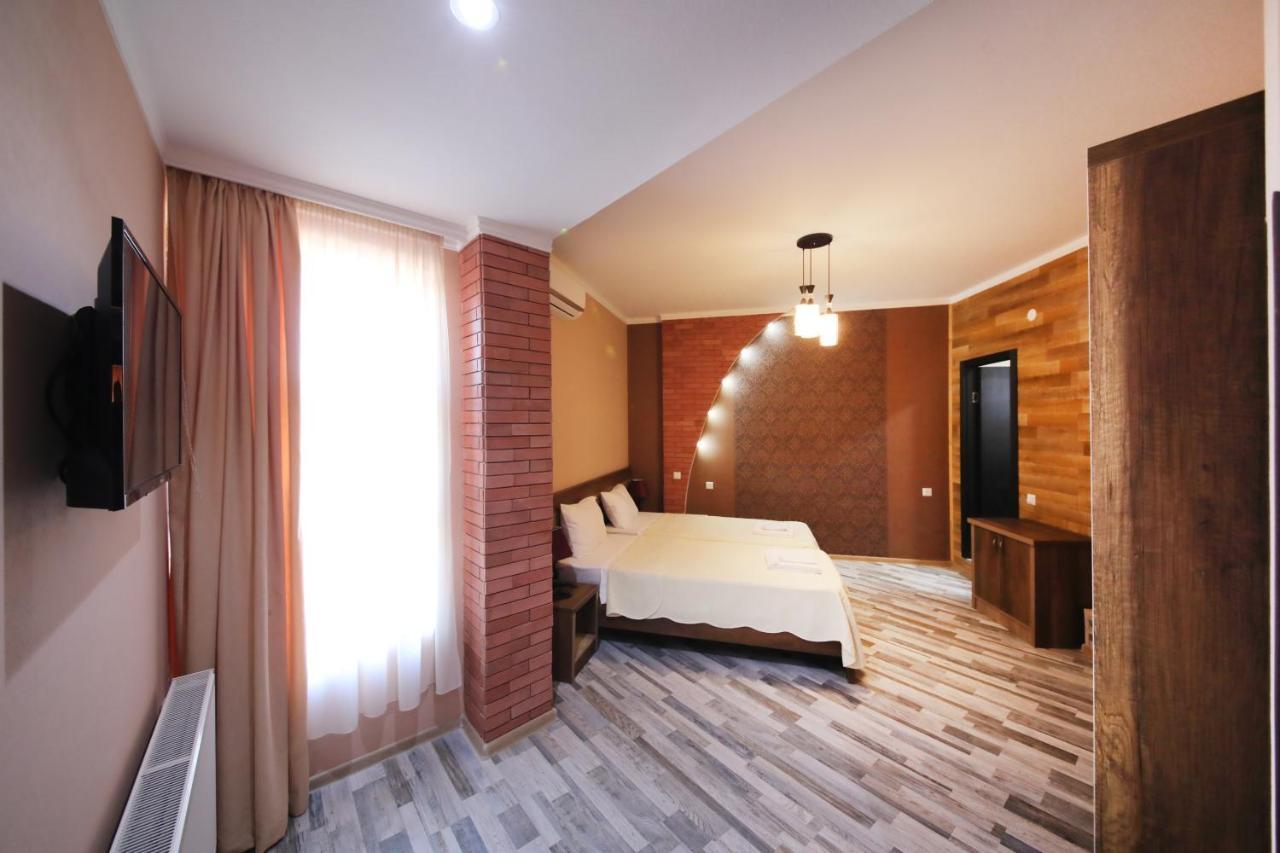 Hotel Tamari Kutaisi Bagian luar foto