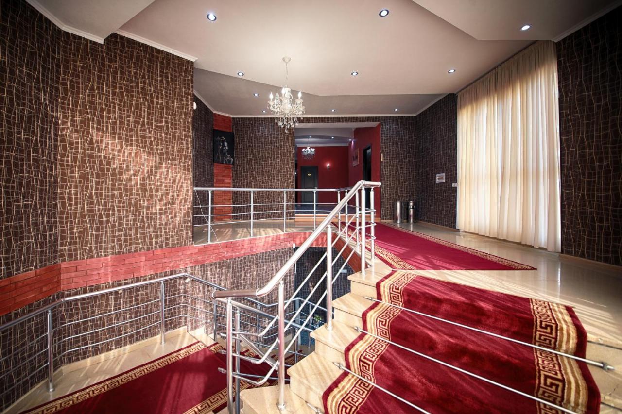 Hotel Tamari Kutaisi Bagian luar foto