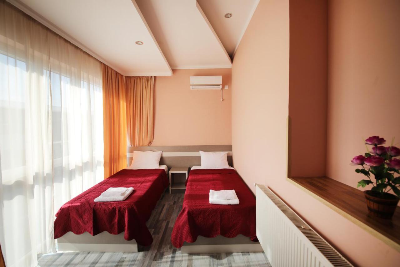 Hotel Tamari Kutaisi Bagian luar foto