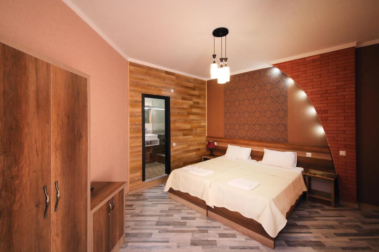 Hotel Tamari Kutaisi Bagian luar foto