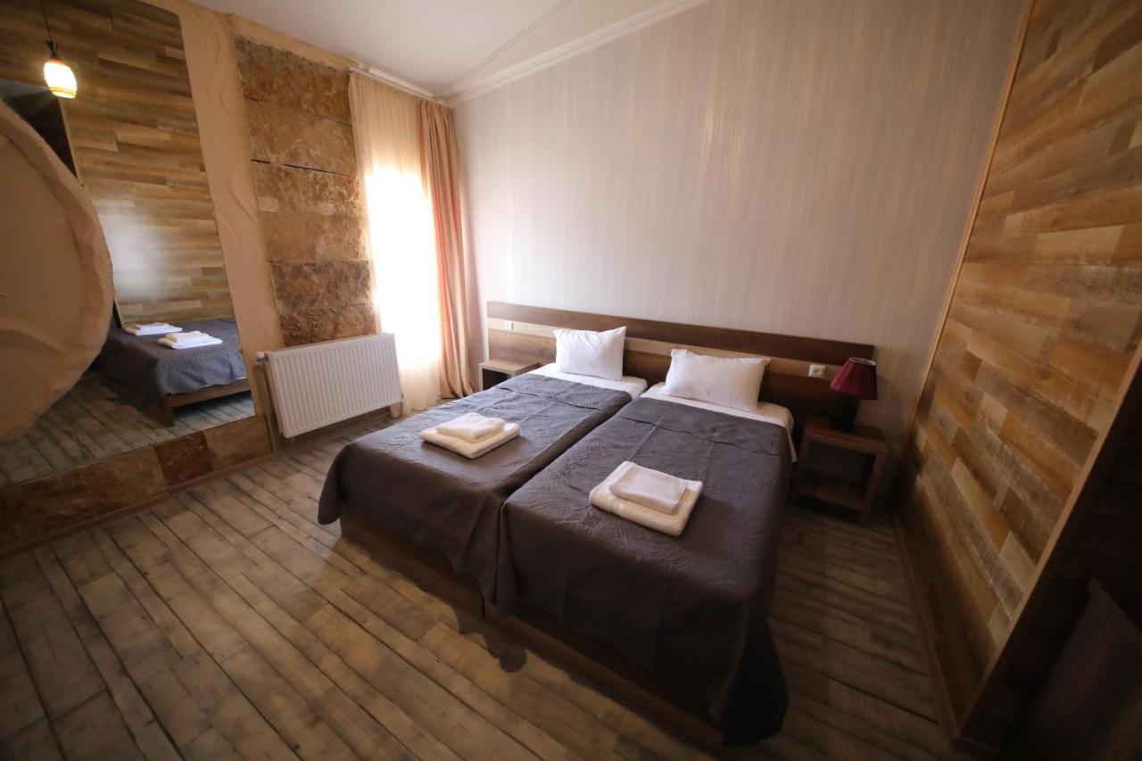 Hotel Tamari Kutaisi Bagian luar foto