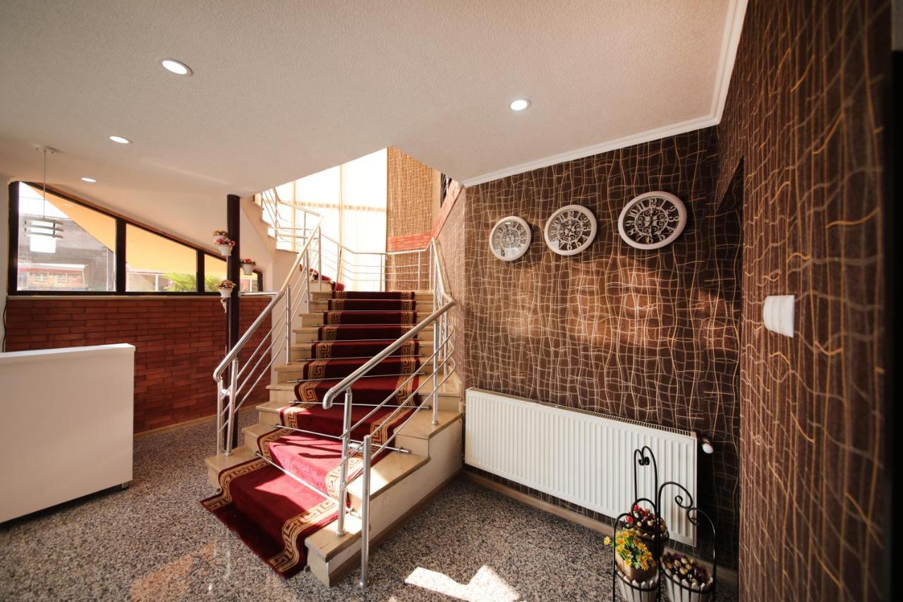 Hotel Tamari Kutaisi Bagian luar foto